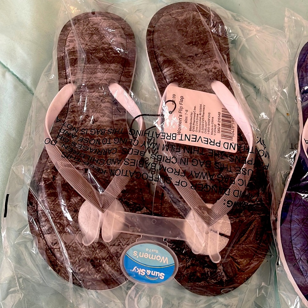 Brand new women’s memory foam flip-flops